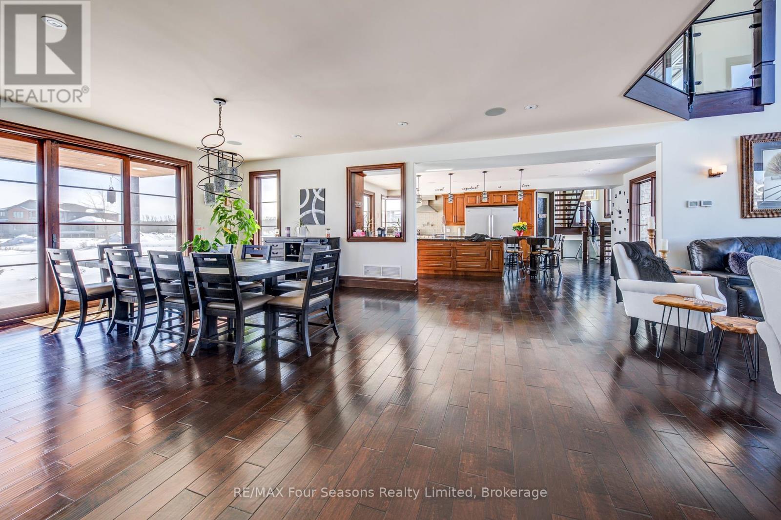 Photo 34 of 12 Windrose Valley Boulevard, Clearview ON