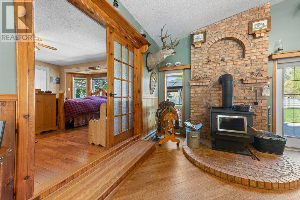 8152 River Road, Oliver