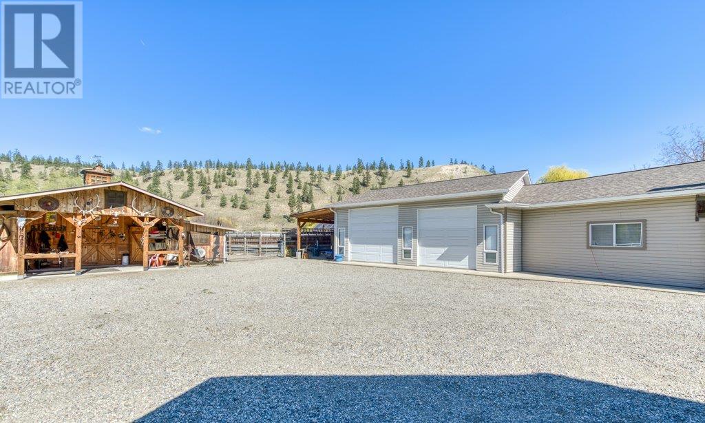 8152 River Road, Oliver