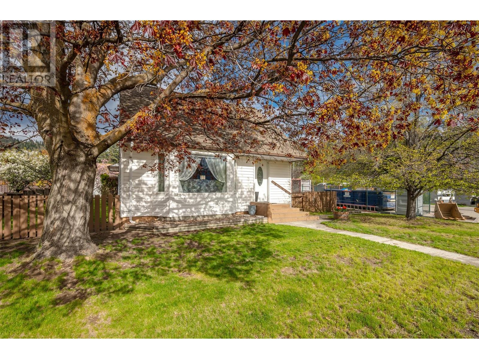 1298 Kensington Street, Penticton
