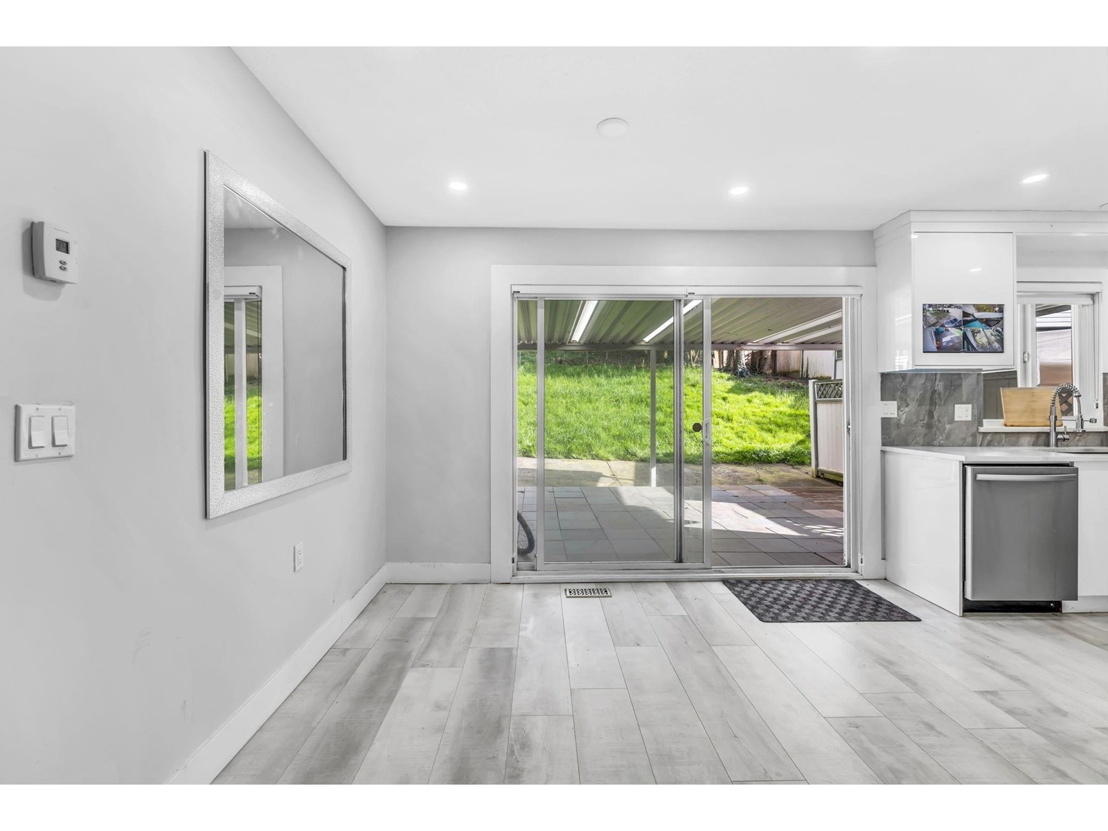 Photo 9 of 31392 Windsor Court, Abbotsford BC