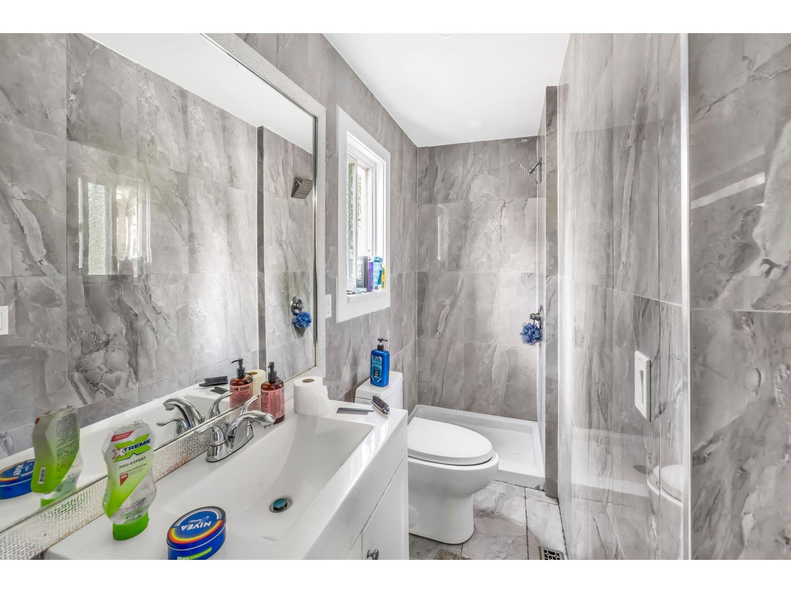Photo 14 of 31392 Windsor Court, Abbotsford BC