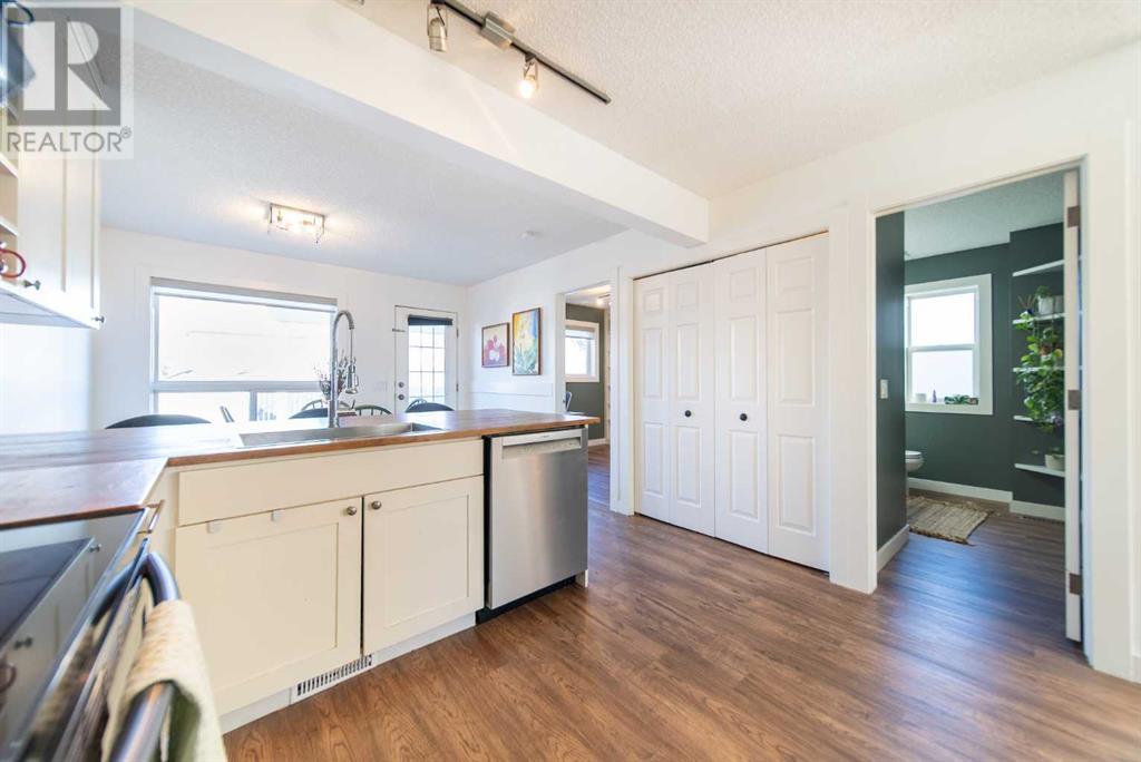 Single Family House for Sale in  Hidden Ranch Circle NW Hidden Valley Calgary 