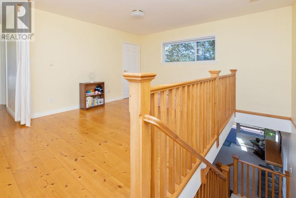 5864 SKOOKUMCHUK ROAD, Sechelt