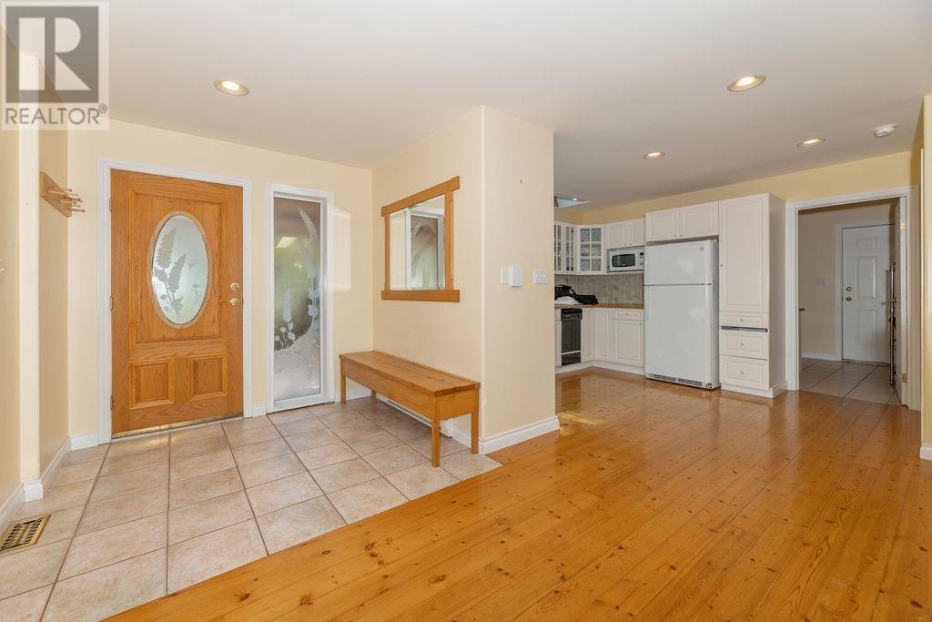 5864 SKOOKUMCHUK ROAD, Sechelt