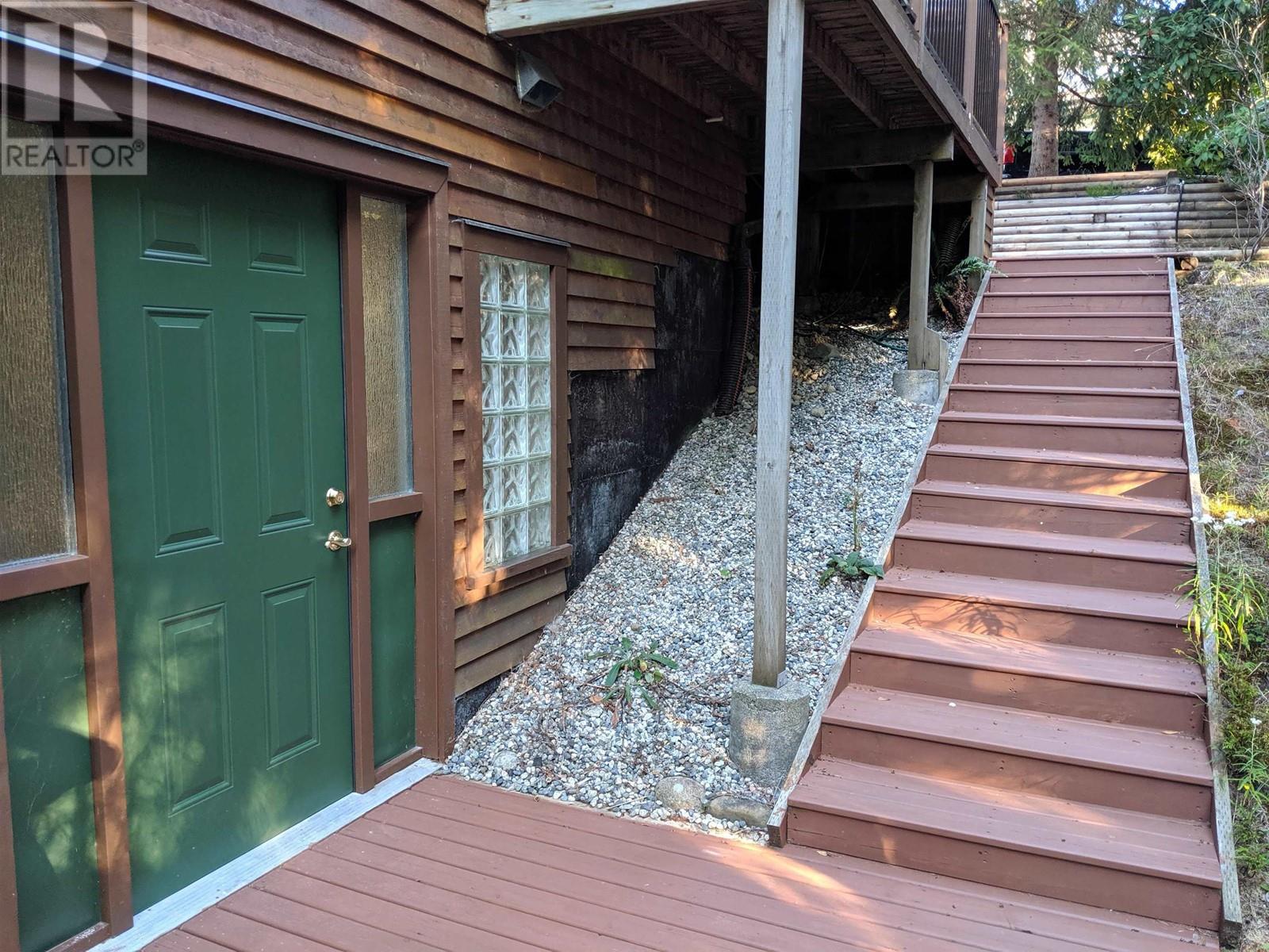 5864 SKOOKUMCHUK ROAD, Sechelt