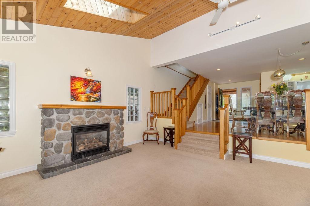 5864 SKOOKUMCHUK ROAD, Sechelt