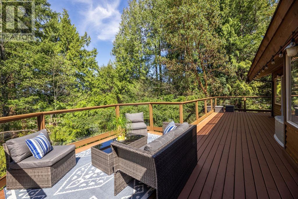 5864 SKOOKUMCHUK ROAD, Sechelt