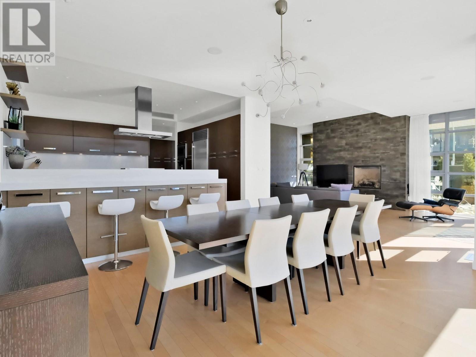  2096 Abbott Street, Kelowna
