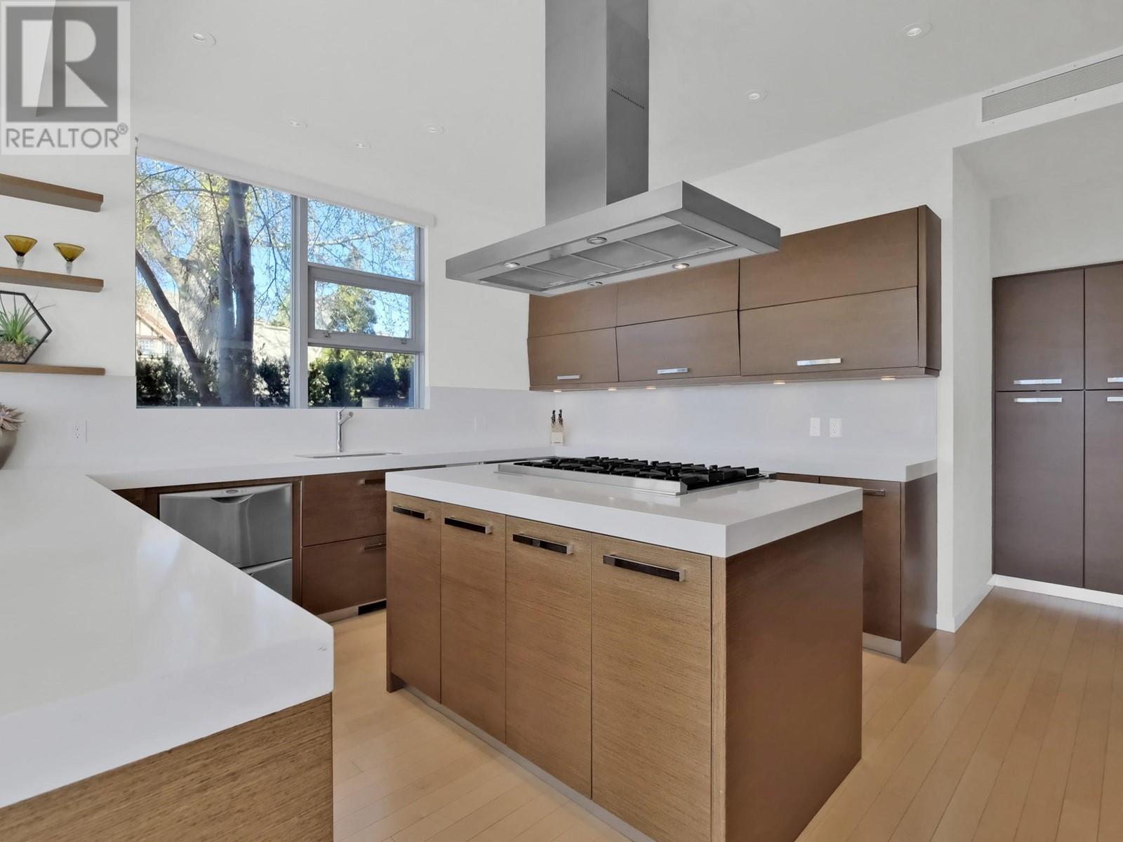  2096 Abbott Street, Kelowna