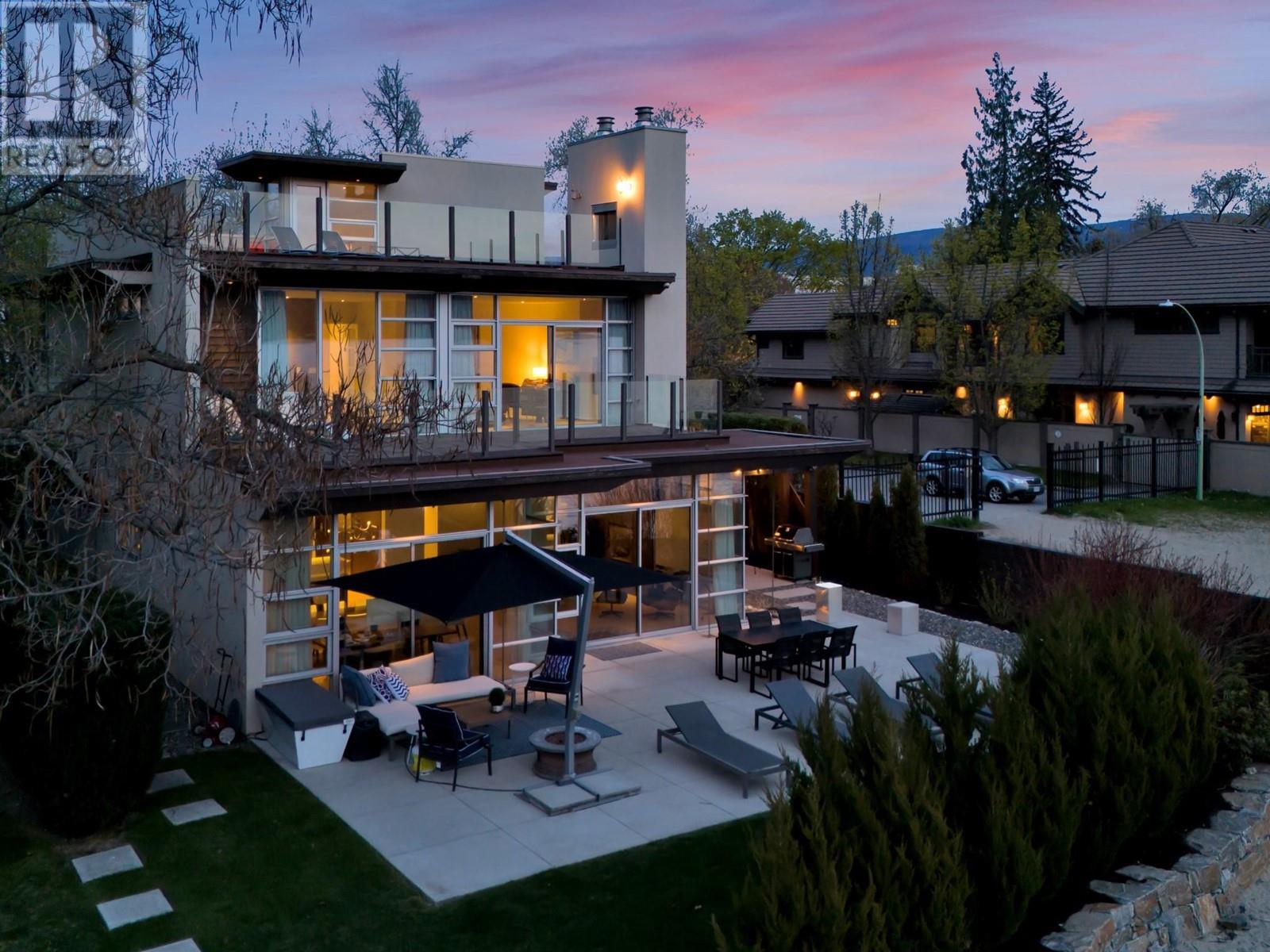  2096 Abbott Street, Kelowna