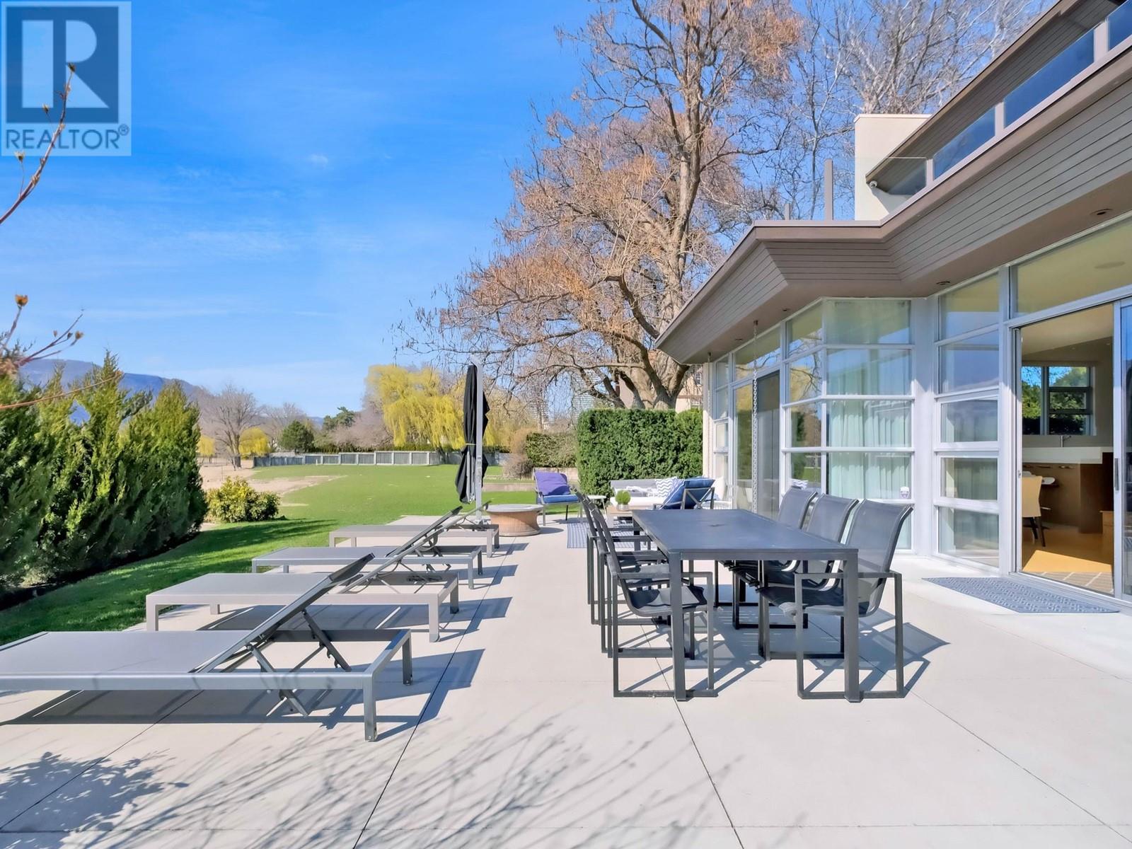  2096 Abbott Street, Kelowna