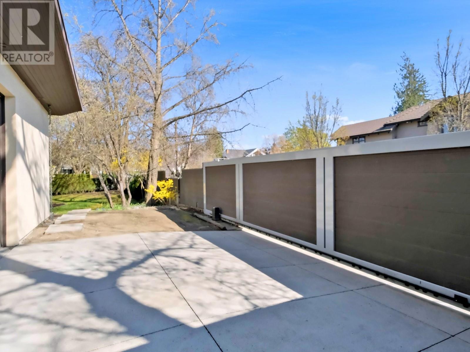  2096 Abbott Street, Kelowna