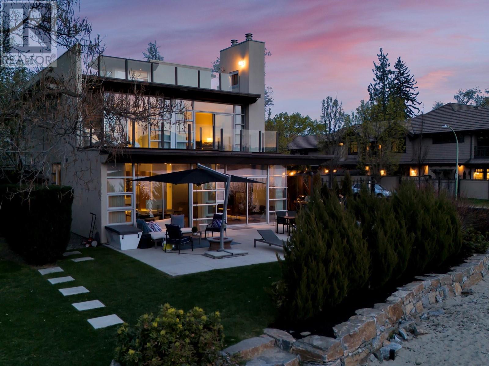  2096 Abbott Street, Kelowna