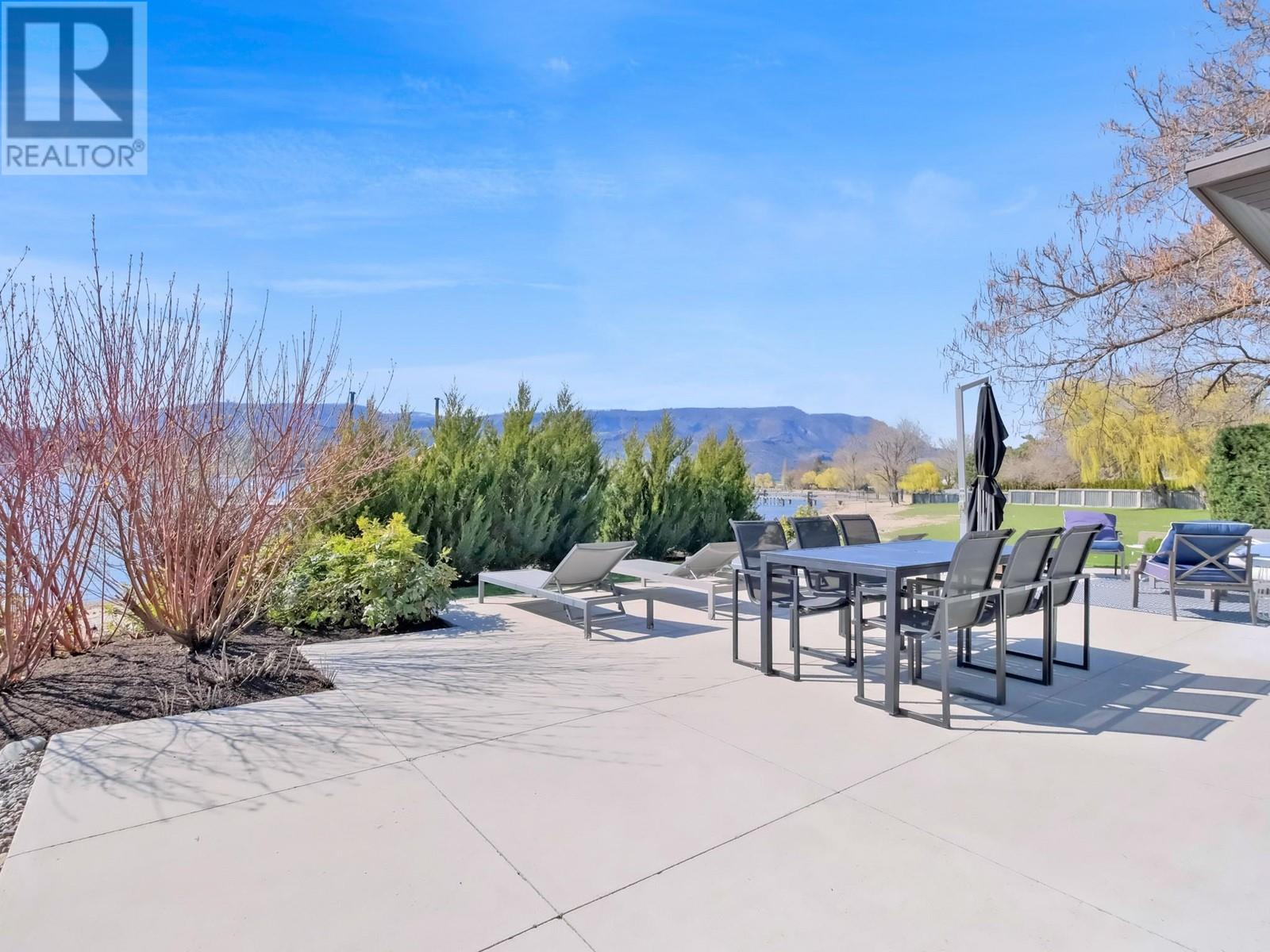  2096 Abbott Street, Kelowna