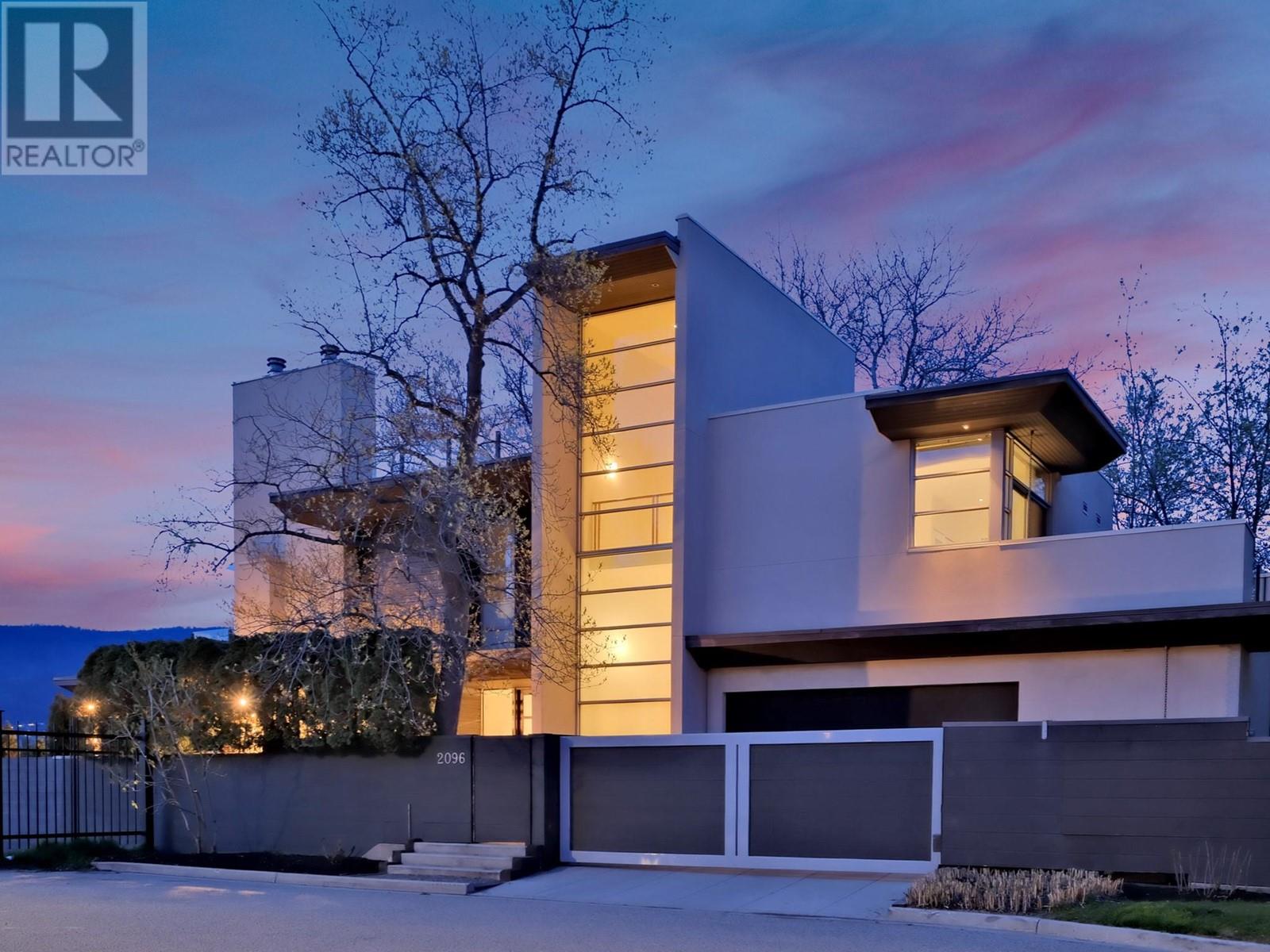  2096 Abbott Street, Kelowna