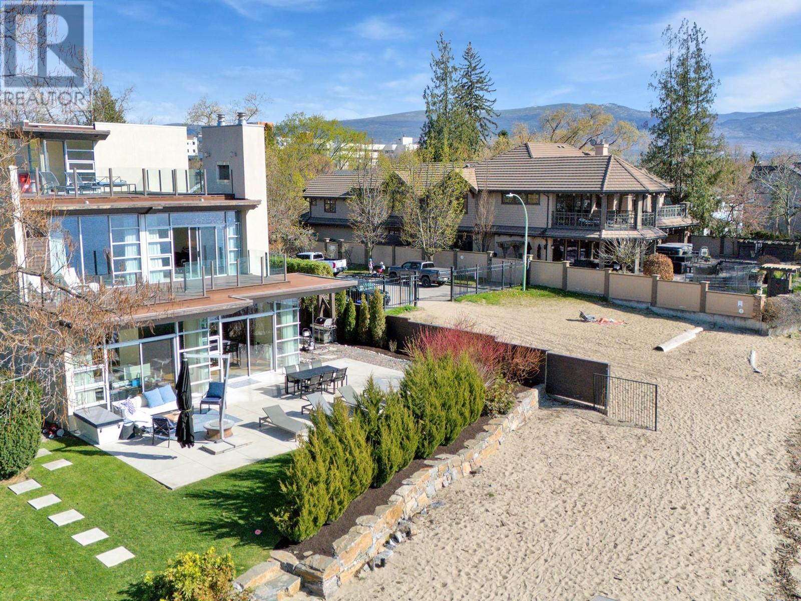  2096 Abbott Street, Kelowna