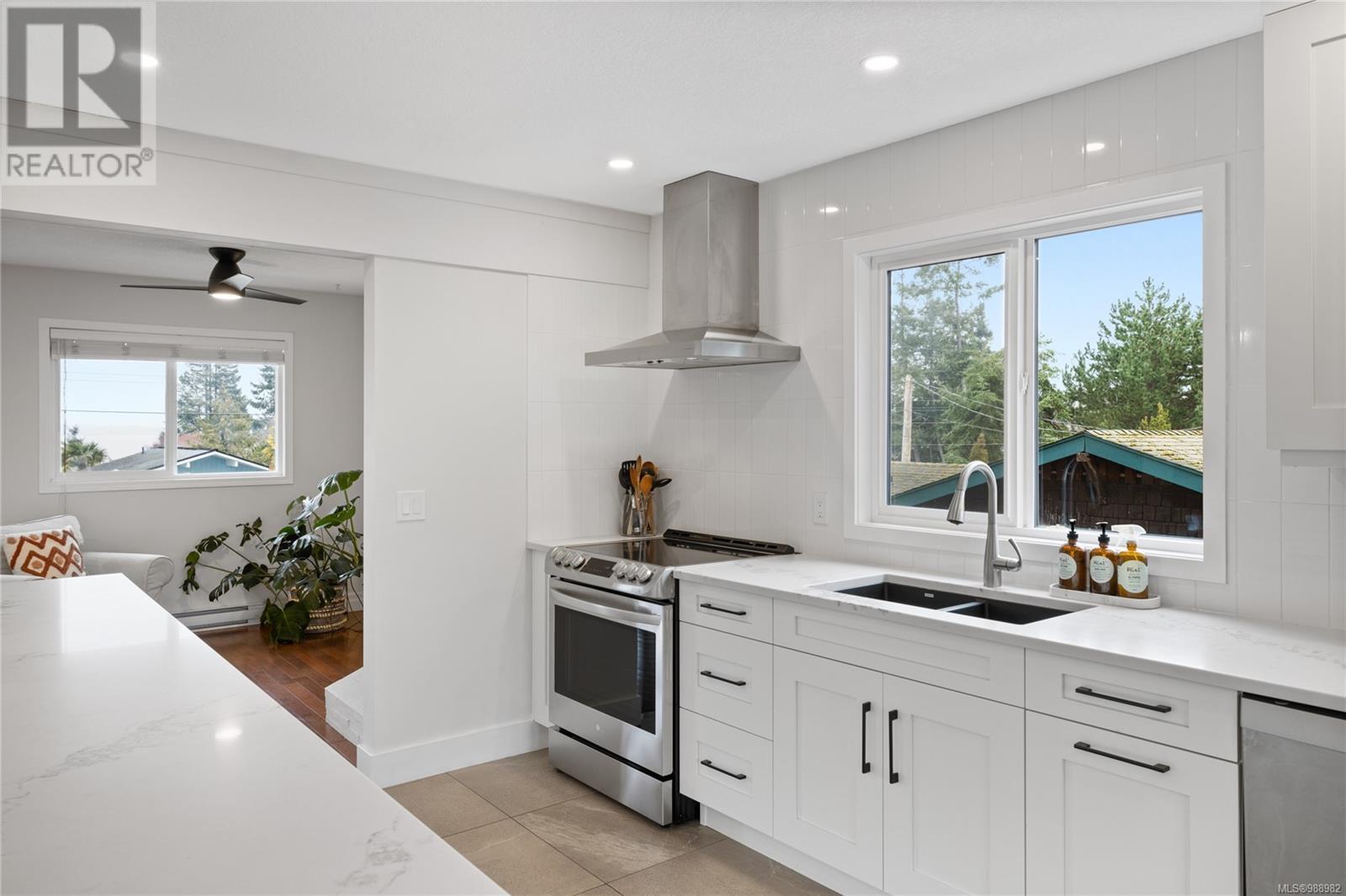 1401 Pilot Way, Nanoose Bay