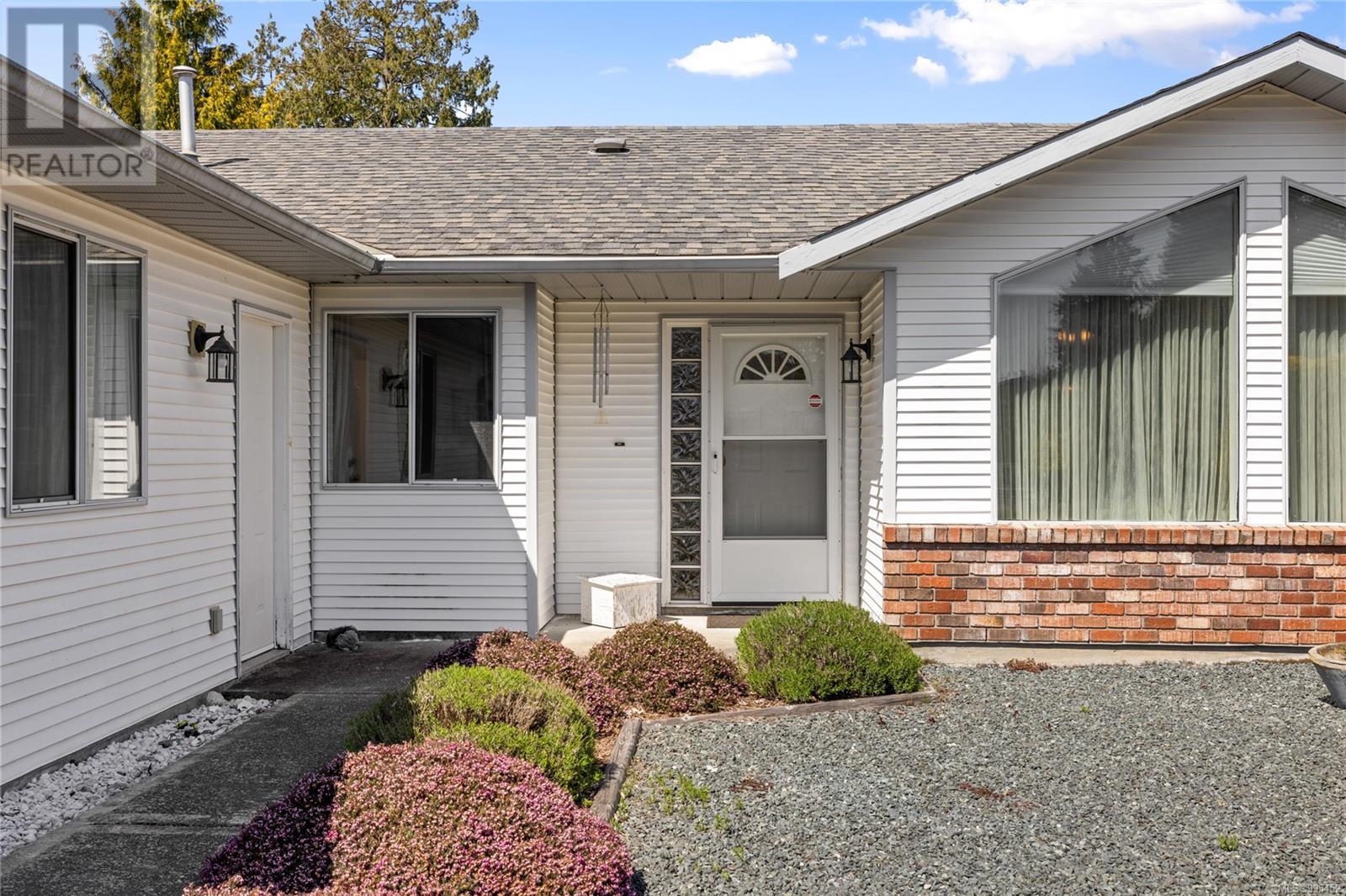 767 Fairwind Ave, Parksville