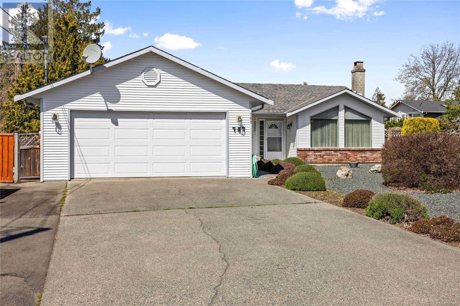 767 Fairwind Ave, Parksville