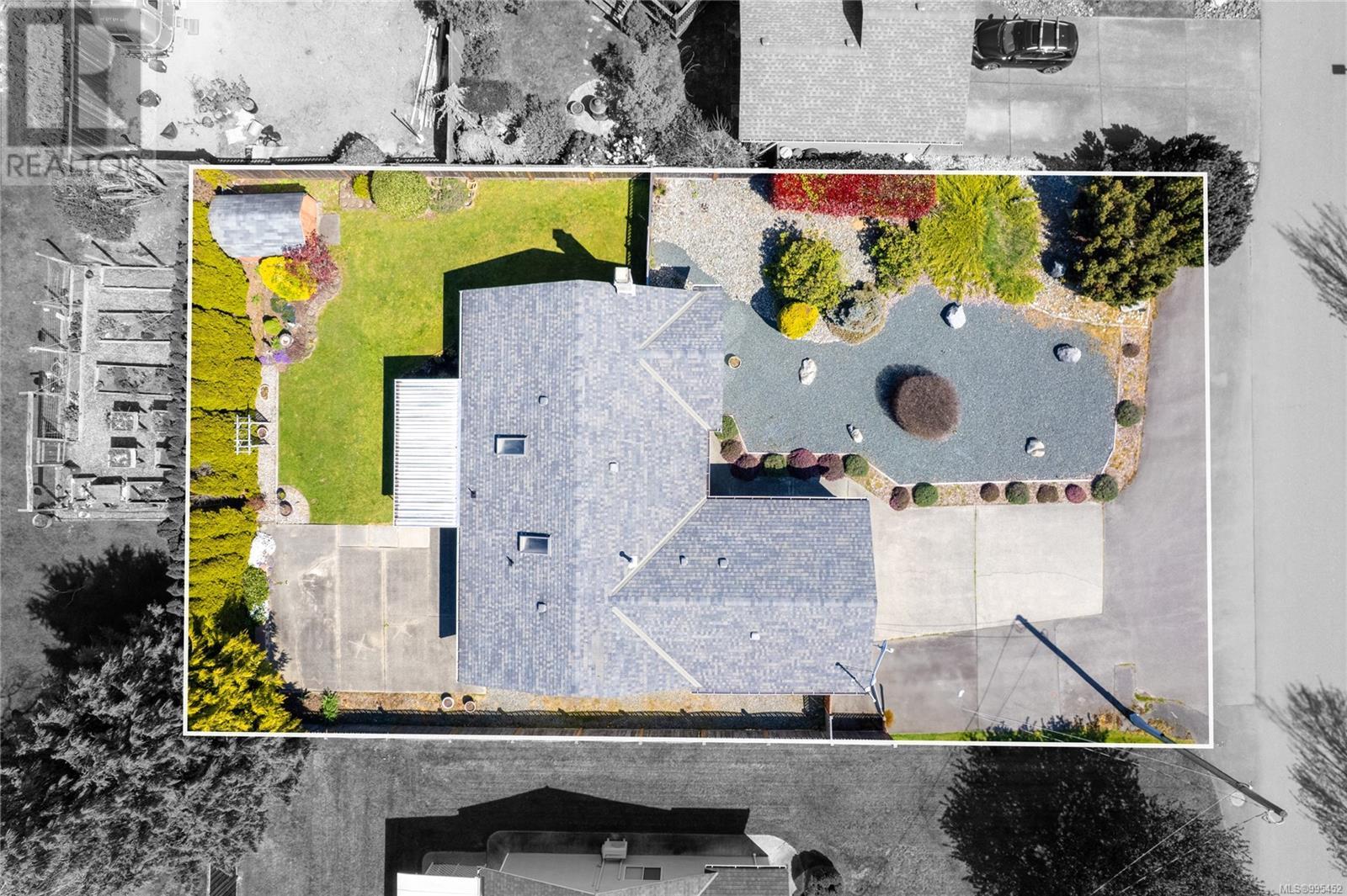767 Fairwind Ave, Parksville