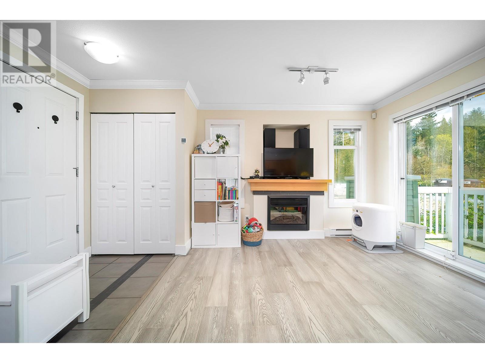 Photo 4 of 34 7428 Southwynde Avenue, Burnaby BC