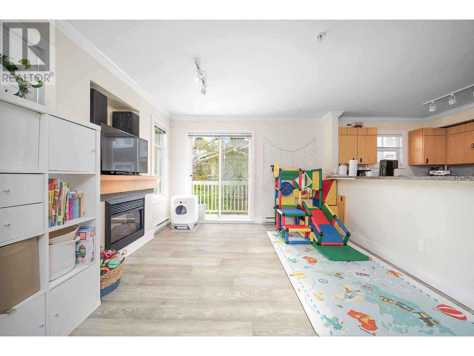 Photo 2 of 34 7428 Southwynde Avenue, Burnaby BC