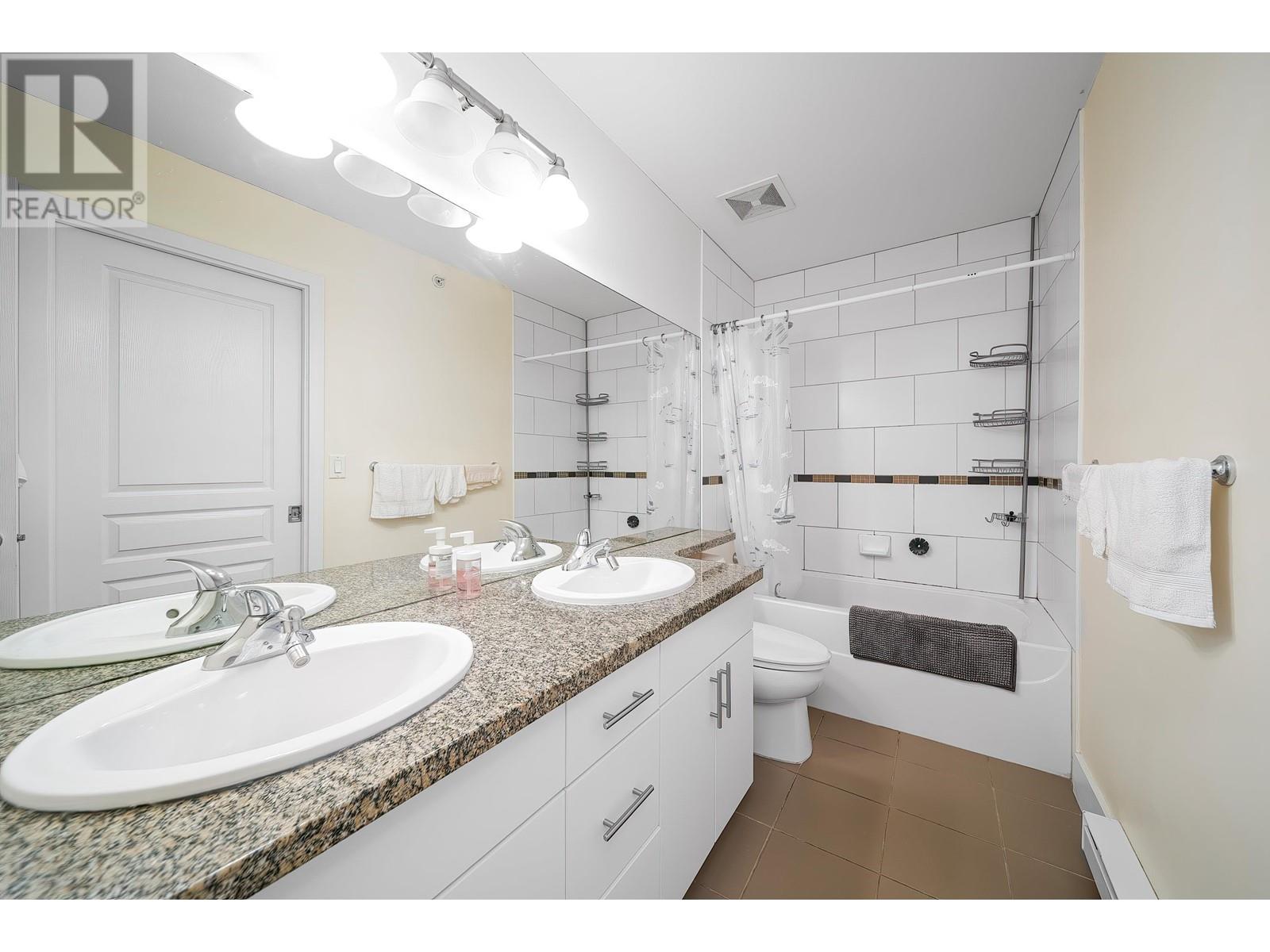 Photo 14 of 34 7428 Southwynde Avenue, Burnaby BC