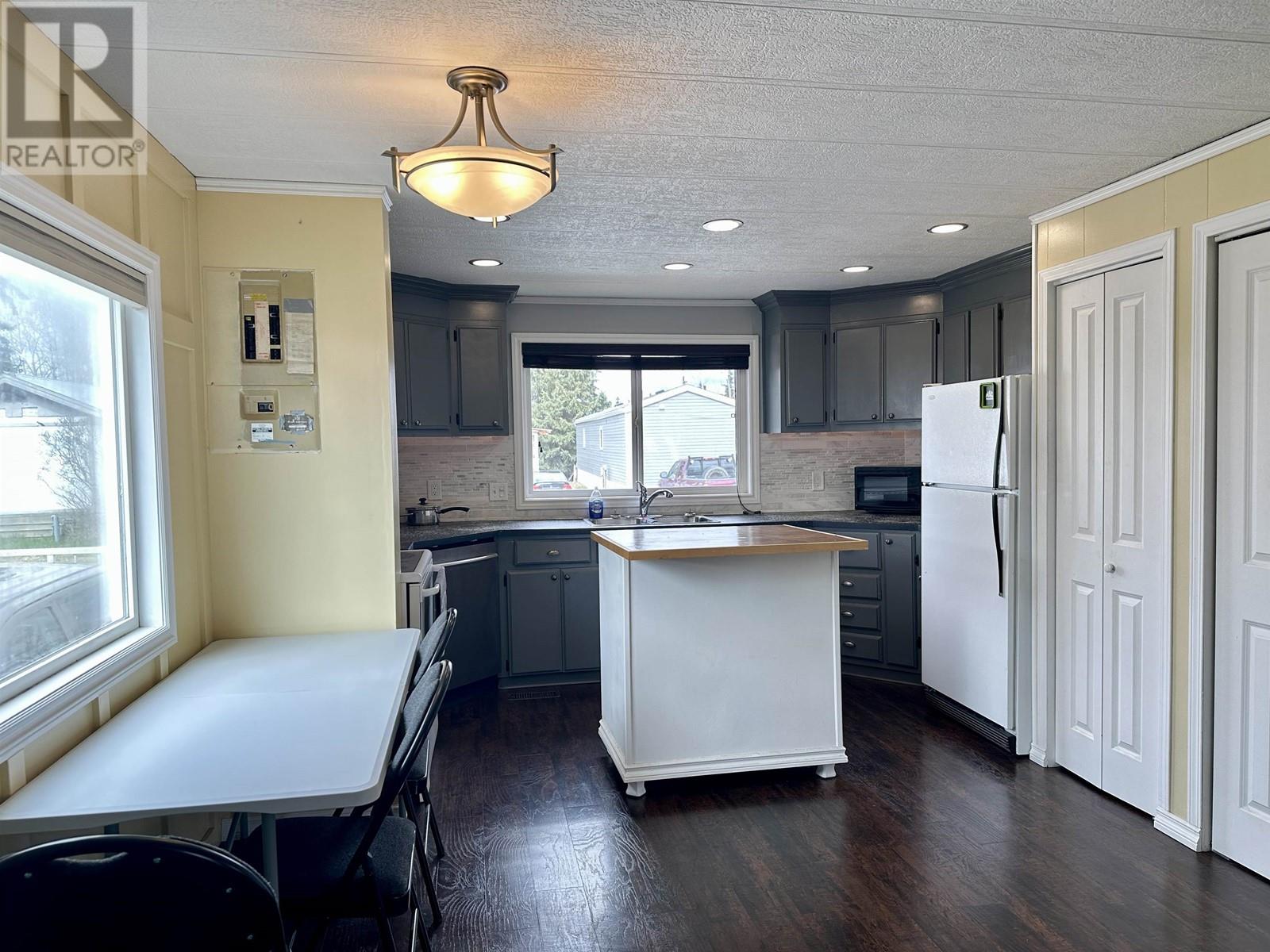 10 2091 W 16 HIGHWAY, Vanderhoof