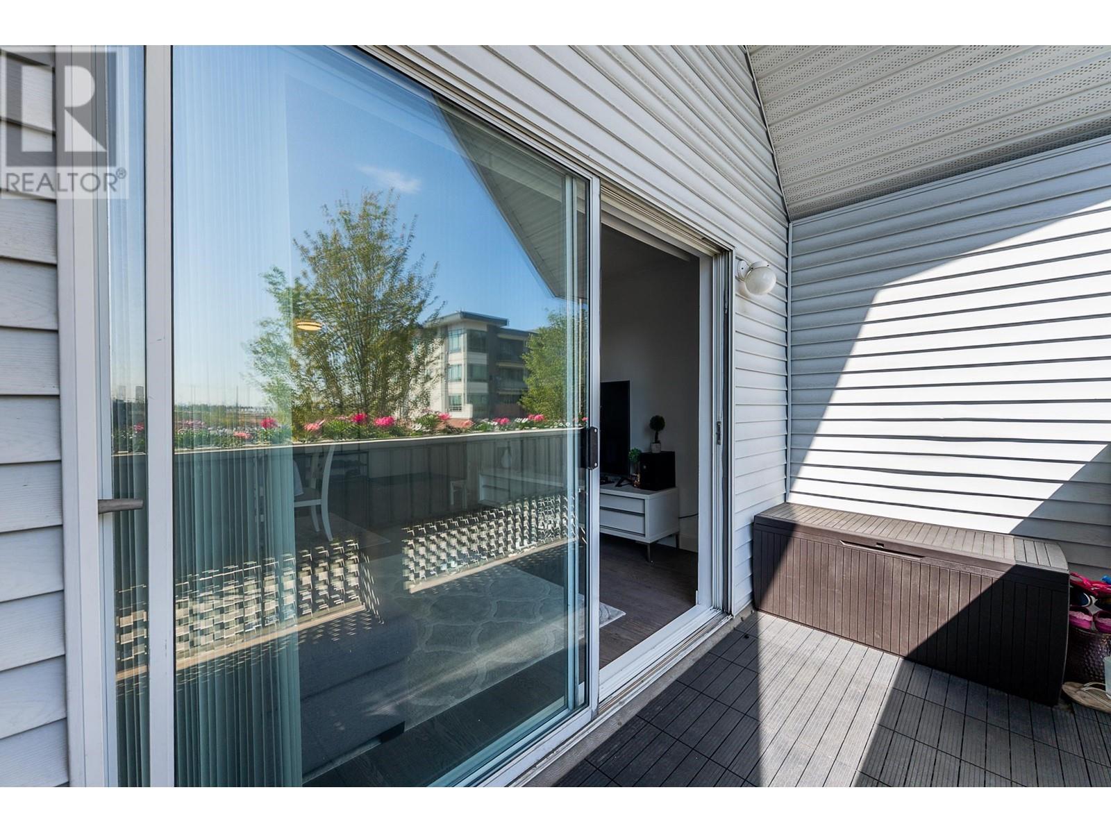 307 2055 SUFFOLK AVENUE, Port Coquitlam real estate listing R2993981
