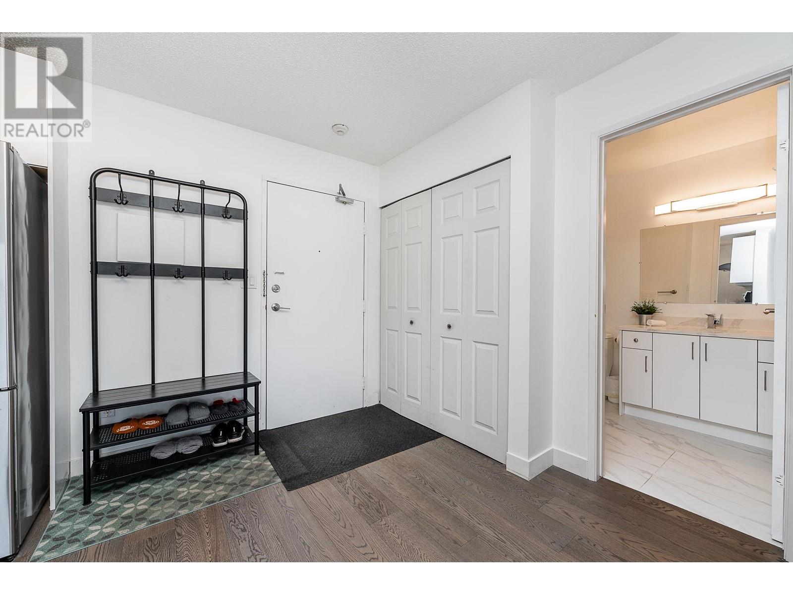 307 2055 SUFFOLK AVENUE, Port Coquitlam real estate listing R2993981