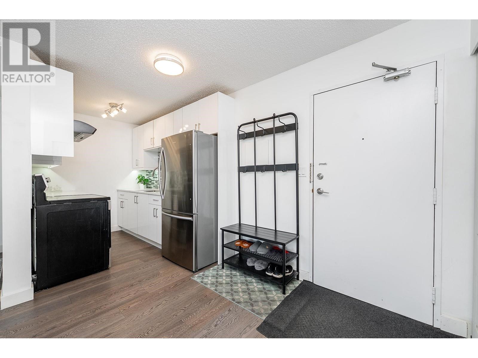 307 2055 SUFFOLK AVENUE, Port Coquitlam real estate listing R2993981