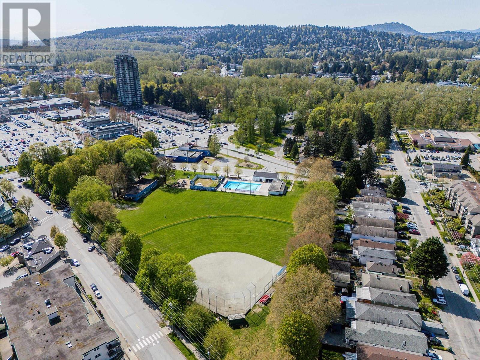307 2055 SUFFOLK AVENUE, Port Coquitlam real estate listing R2993981