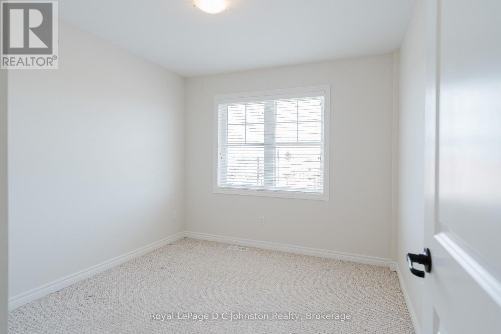 #18 935 GODERICH STREET N - 16