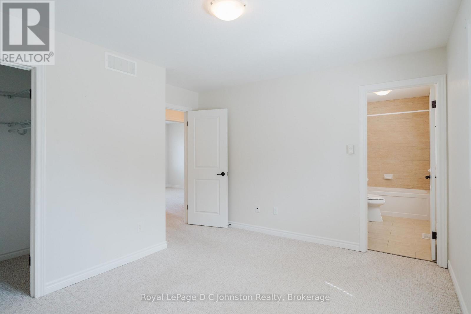 #18 935 GODERICH STREET N - 19