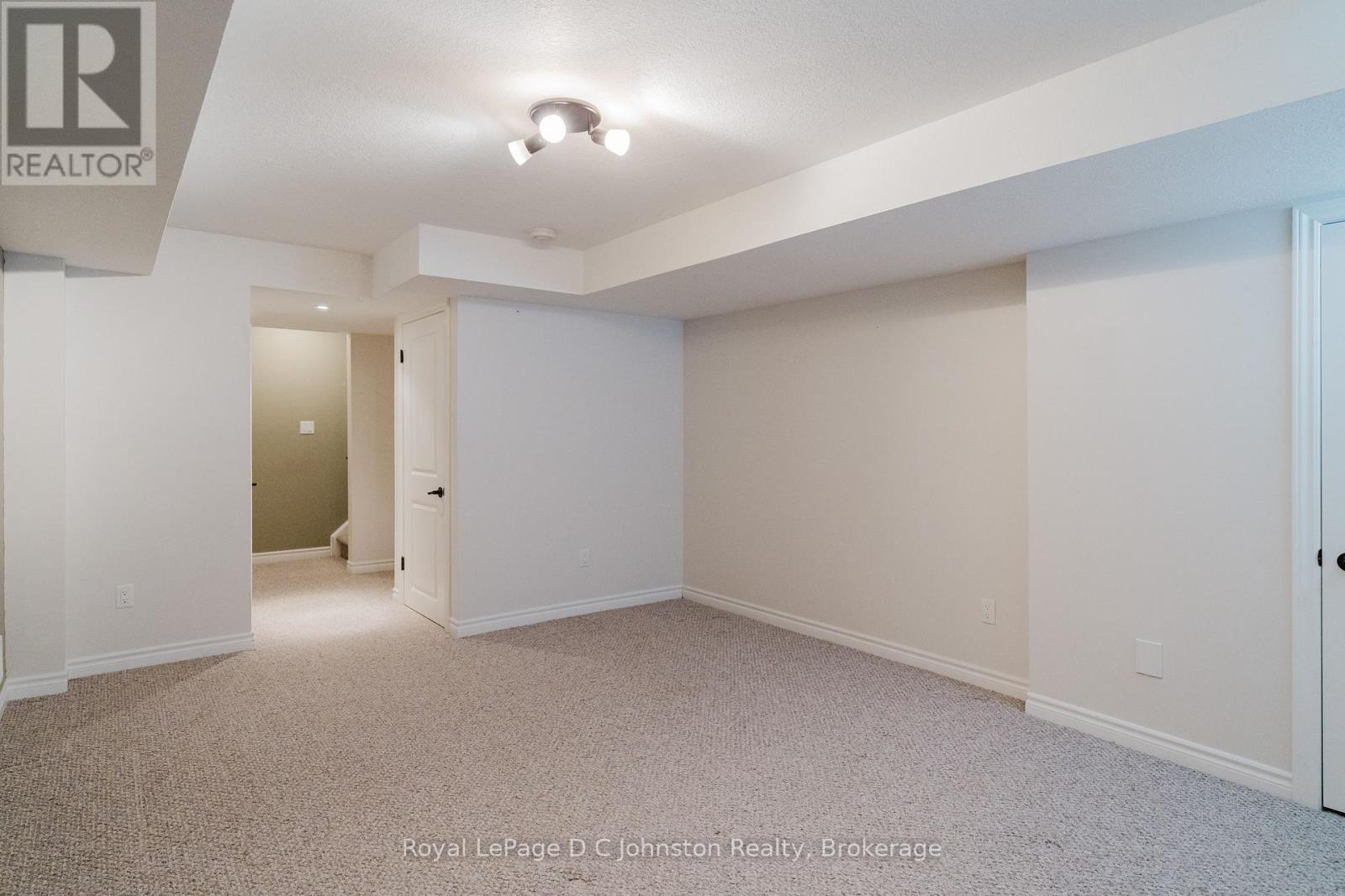 #18 935 GODERICH STREET N - 30