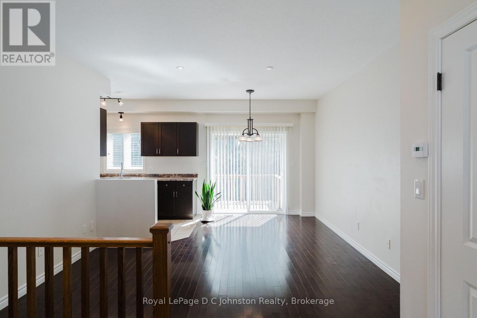 #18 935 GODERICH STREET N - 8