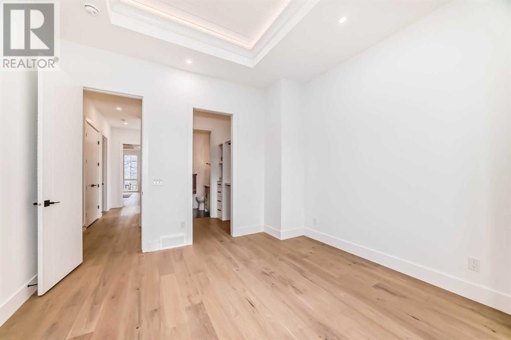 Single Family House for Sale in   Avenue NW Parkdale Calgary 