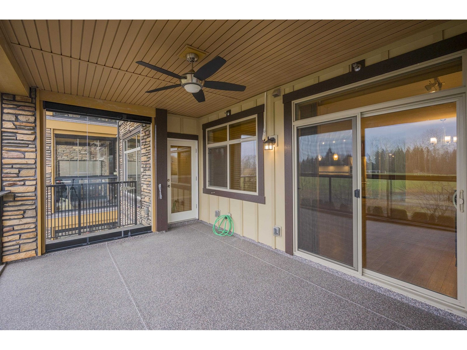 207 8157 207 STREET, Langley