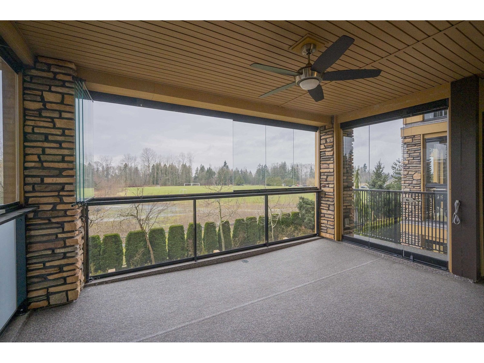 207 8157 207 STREET, Langley