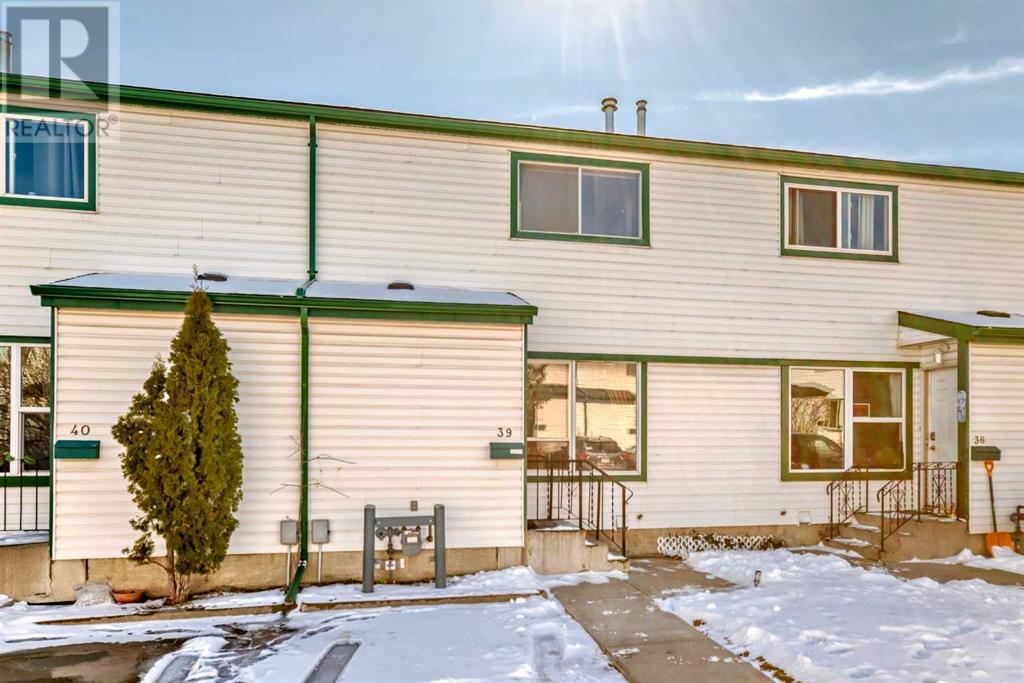 Single Family House for Sale in   Pennsylvania Road SE Penbrooke Meadows Calgary 
