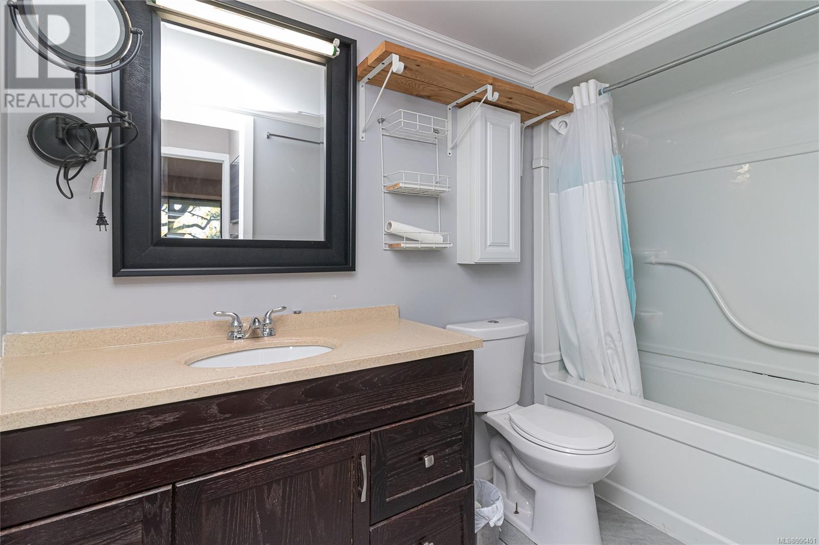 205 3277 Glasgow Avenue, Saanich