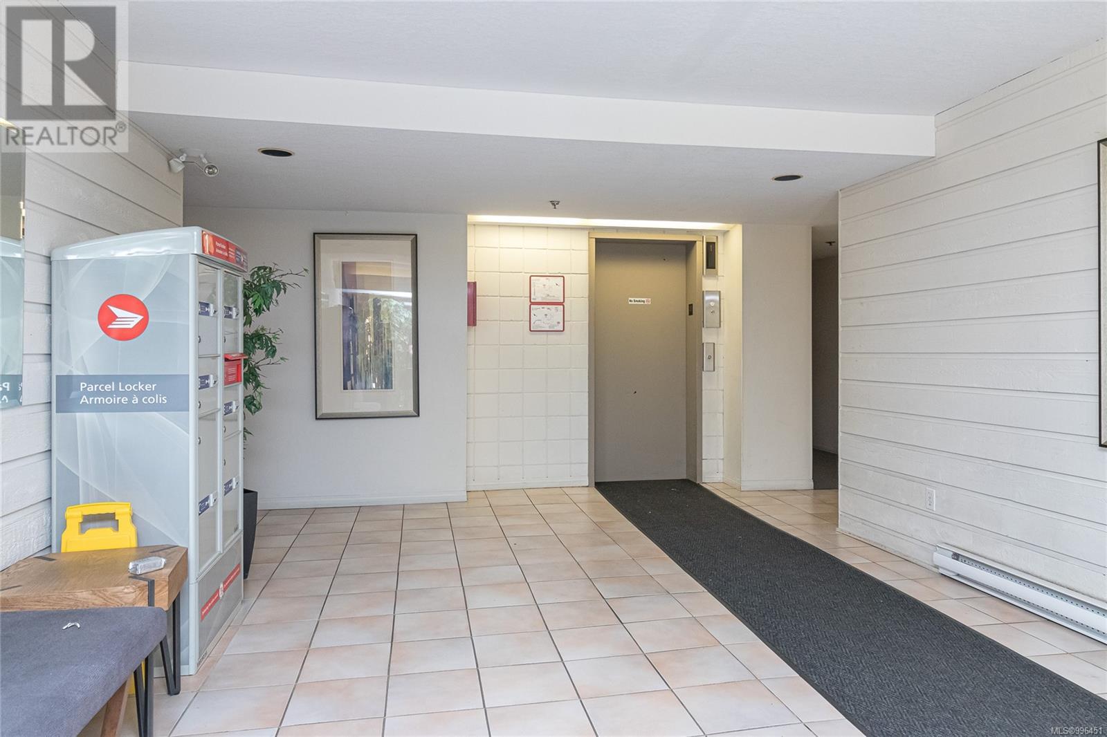 205 3277 Glasgow Avenue, Saanich