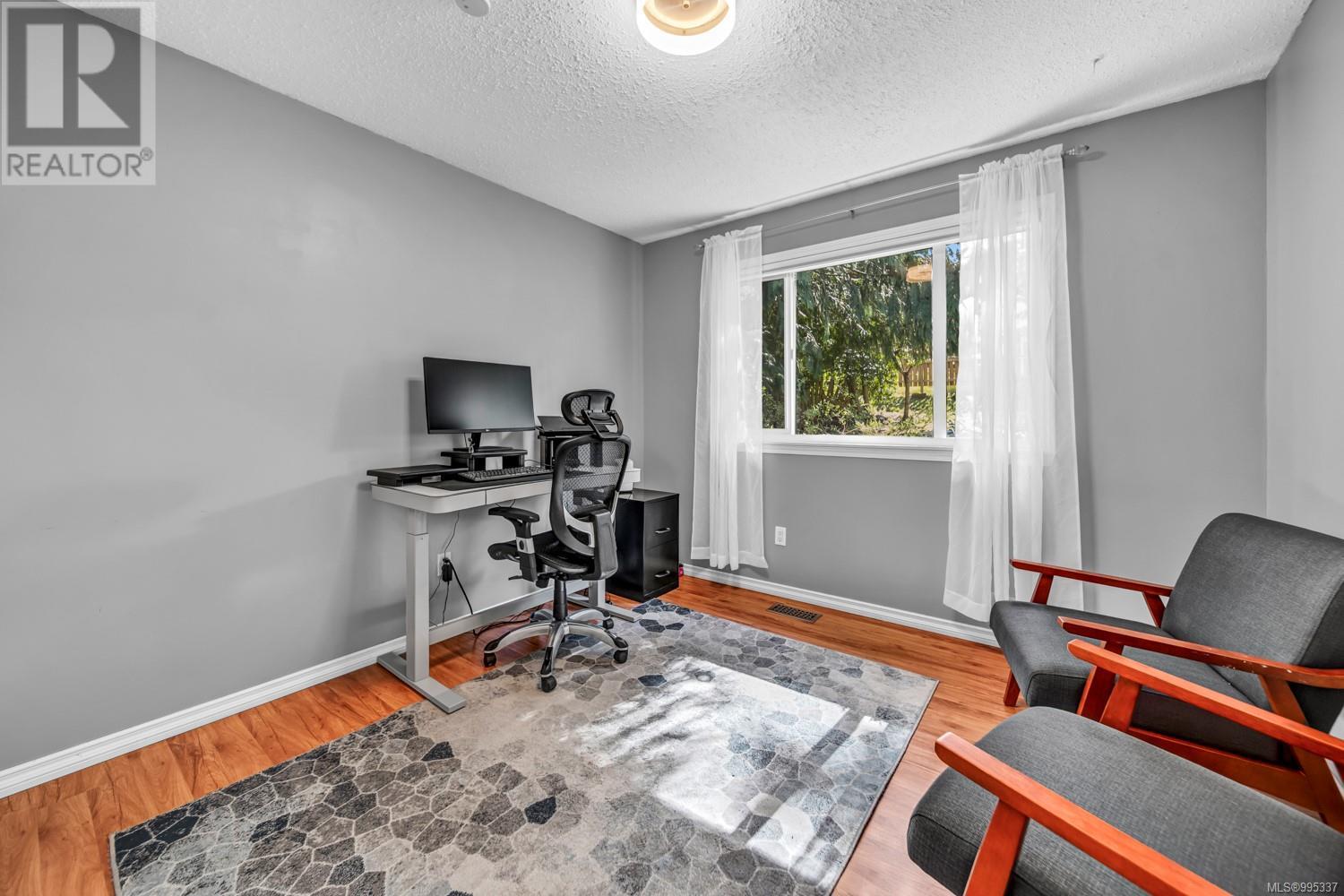 1208 Cloke Rd, Ladysmith