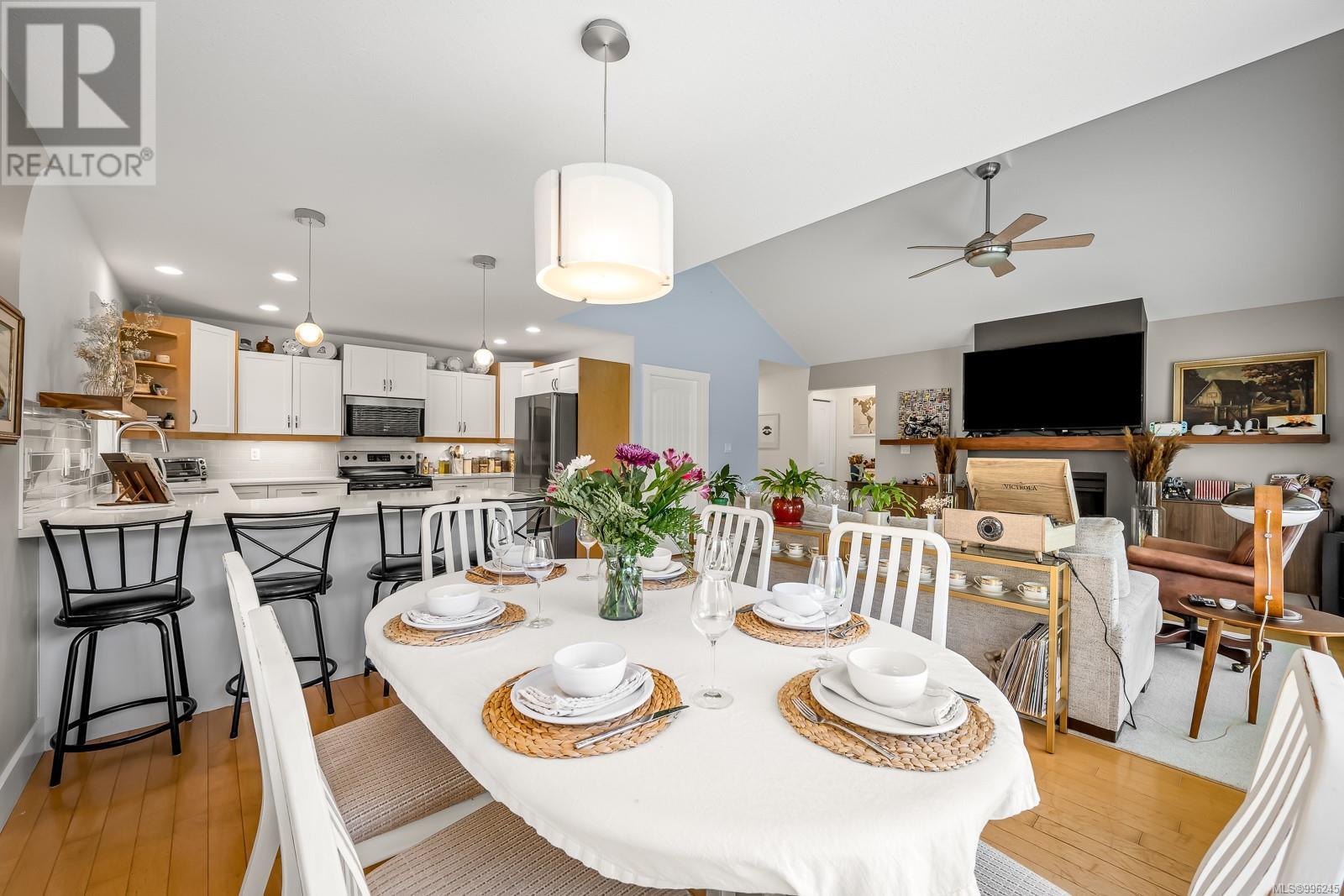 697 Lancaster Way, Comox