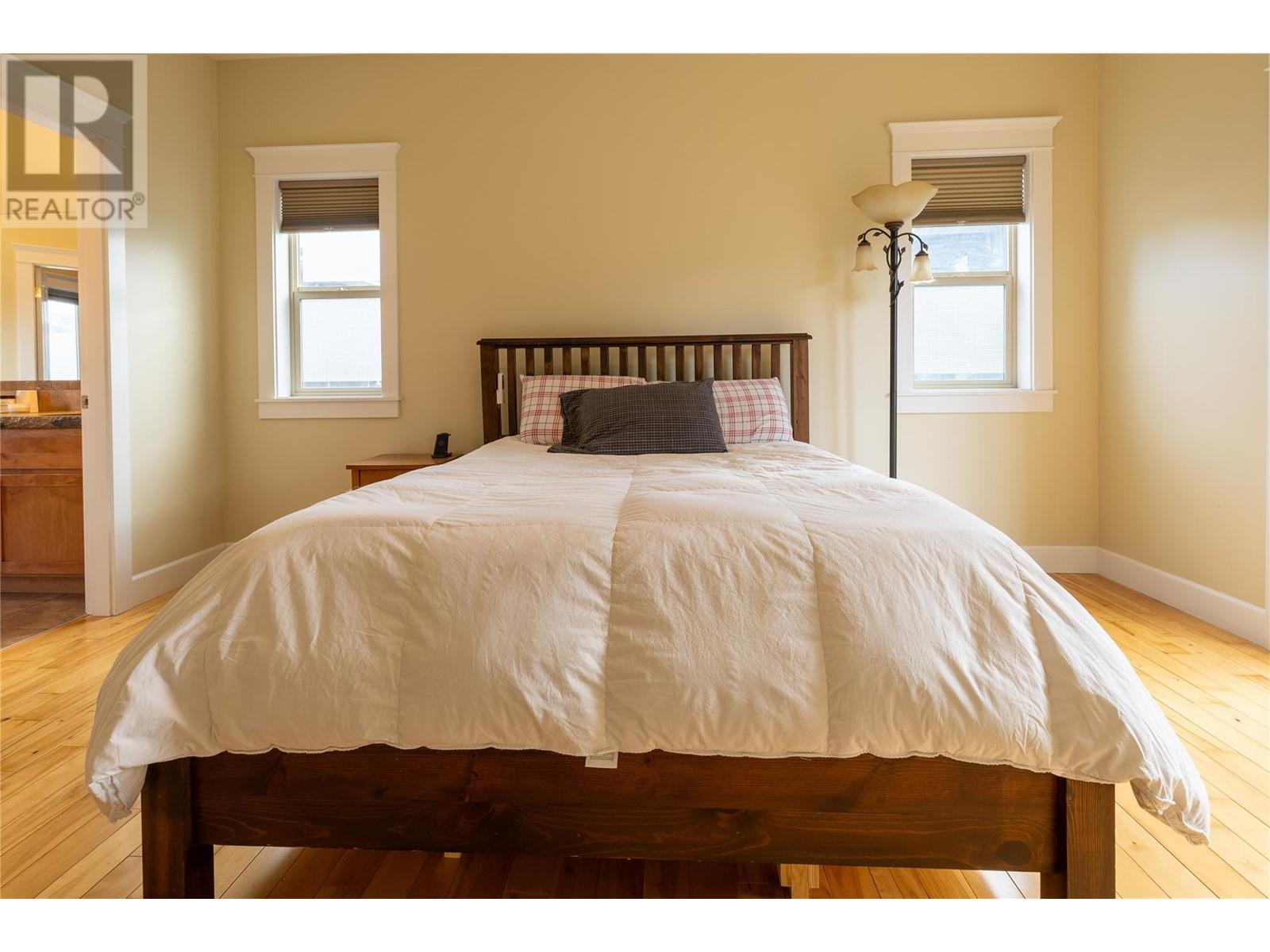 2163 Crestview Crescent, Castlegar