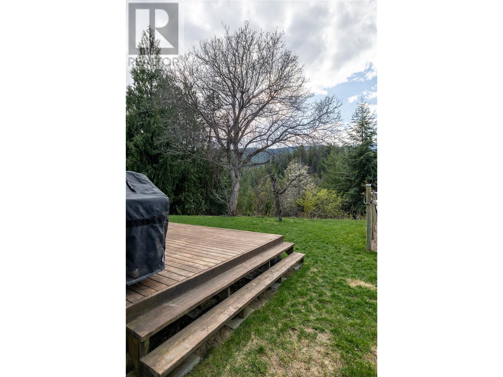 2163 Crestview Crescent, Castlegar