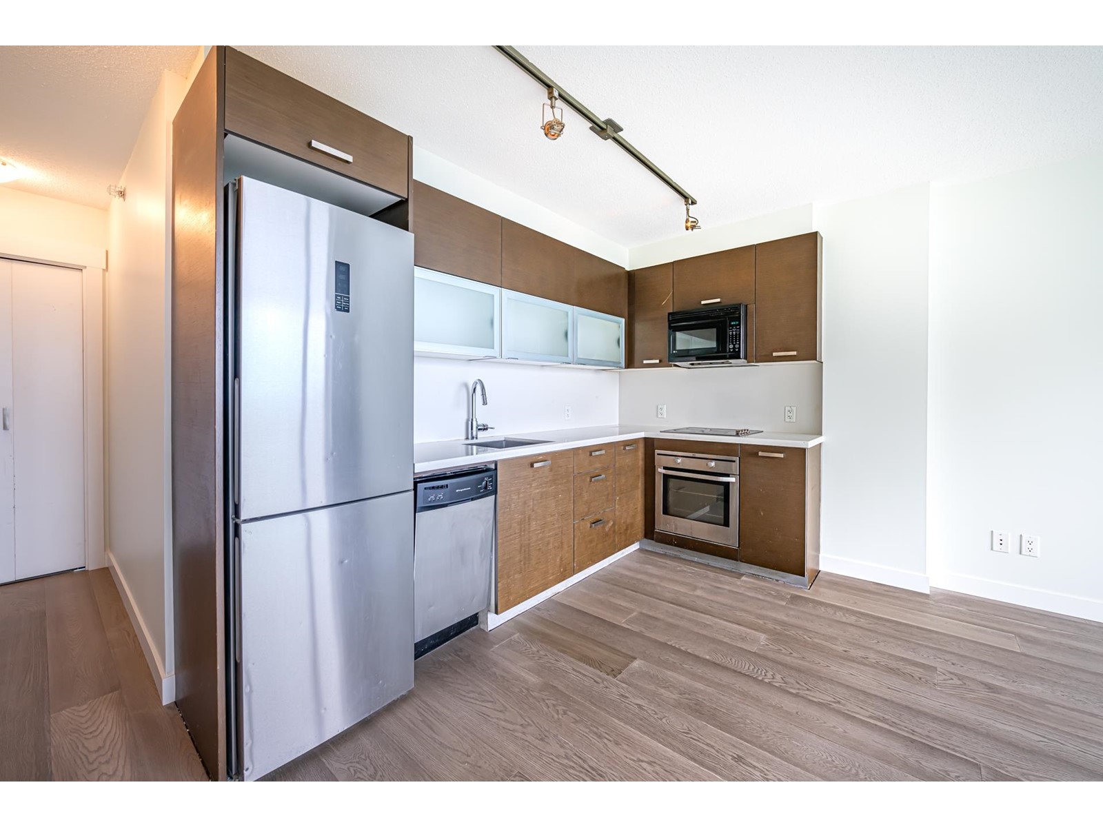 Photo 11 of 1805 10777 University Drive, Surrey BC