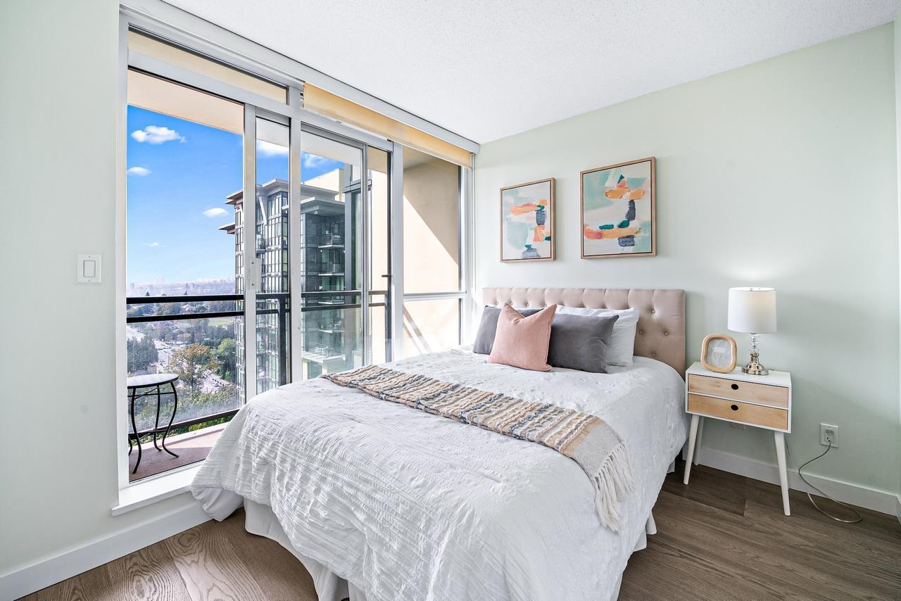 Photo 14 of 1805 10777 University Drive, Surrey BC