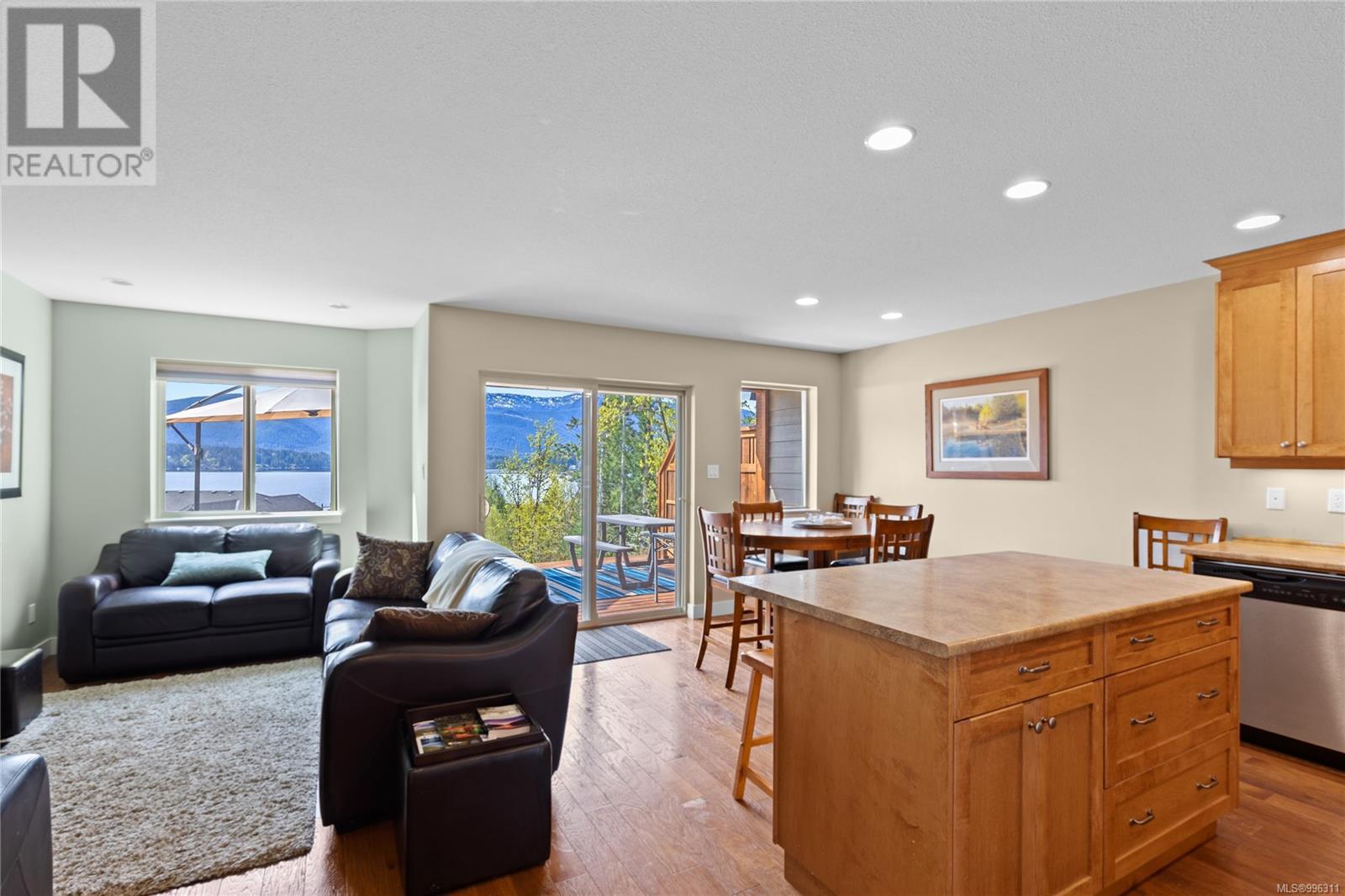 Photo 3 of 3 9624 Lakeshore Rd, Port Alberni BC